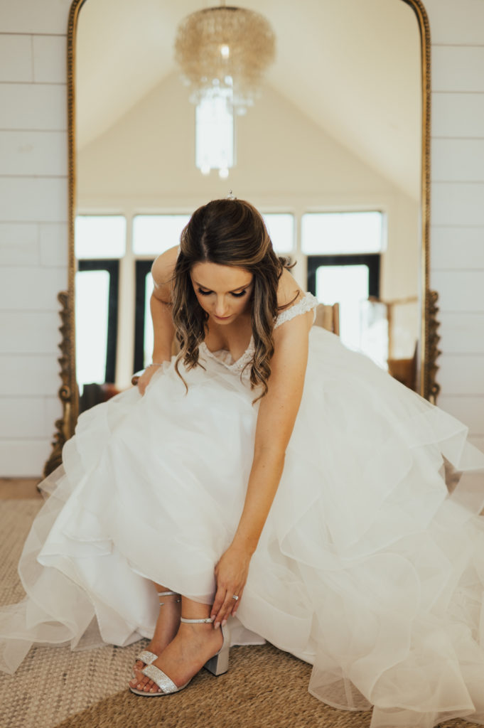 bride getting ready at West Branch Iowa Wedding Venue