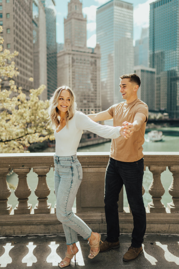 Fall outfit ideas for engagement session photos
