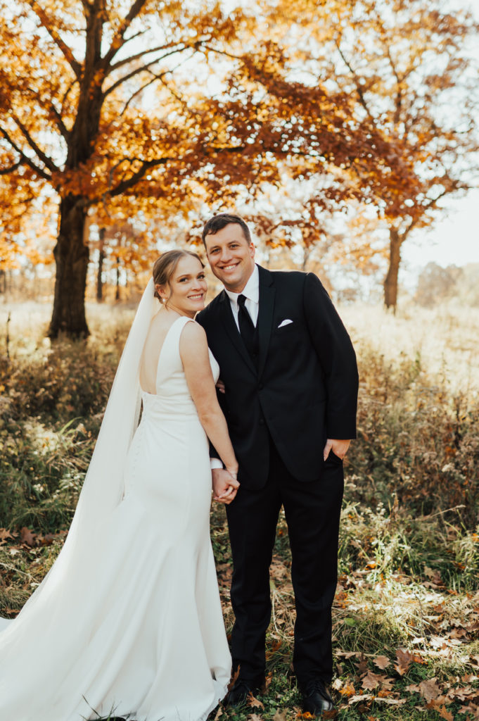 Iowa fall wedding photos bride and groom