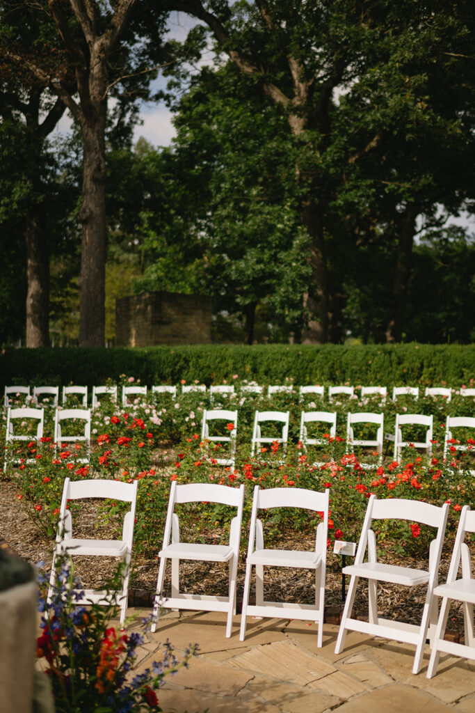 Colorful epic des moines iowa wedding at the Des Moines art center