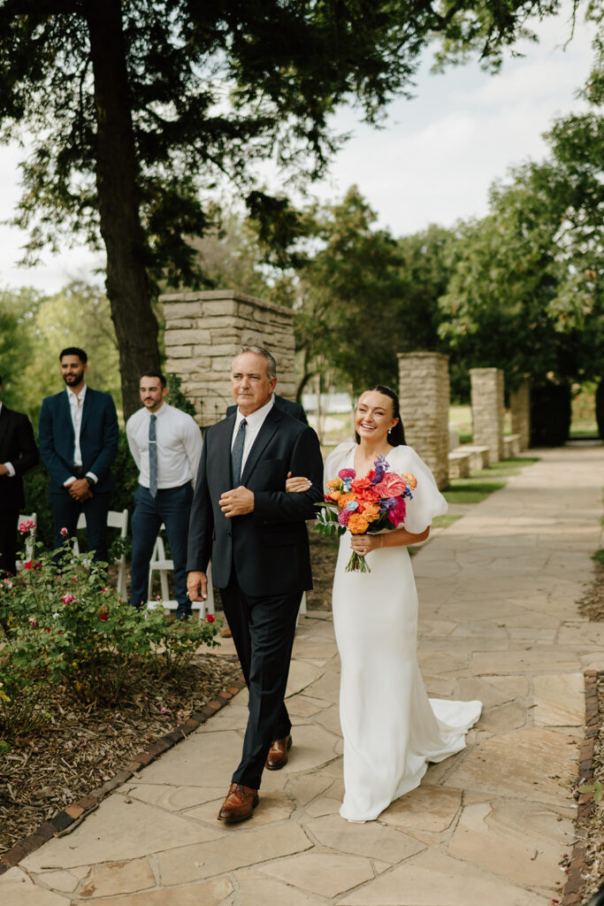 Colorful epic des moines iowa wedding at the Des Moines art center
